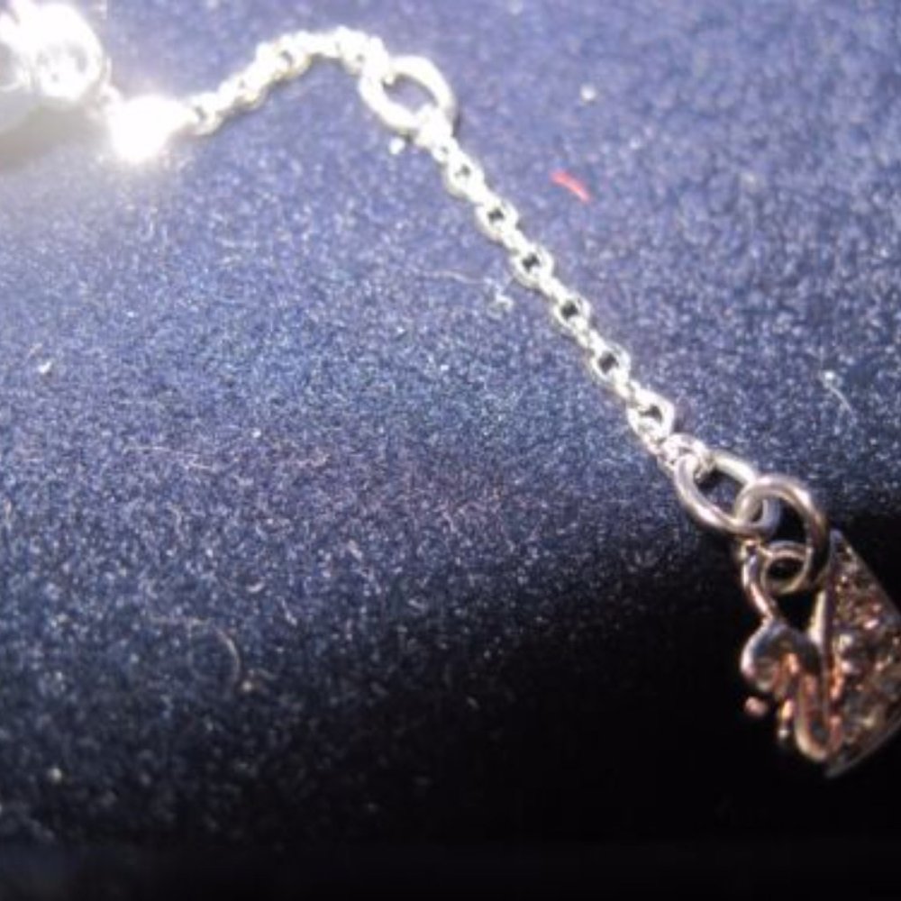 FLASH SALE Swarovski brand Breast Cancer Bracelet Pink Pearls New with Box - Picture 5 of 6